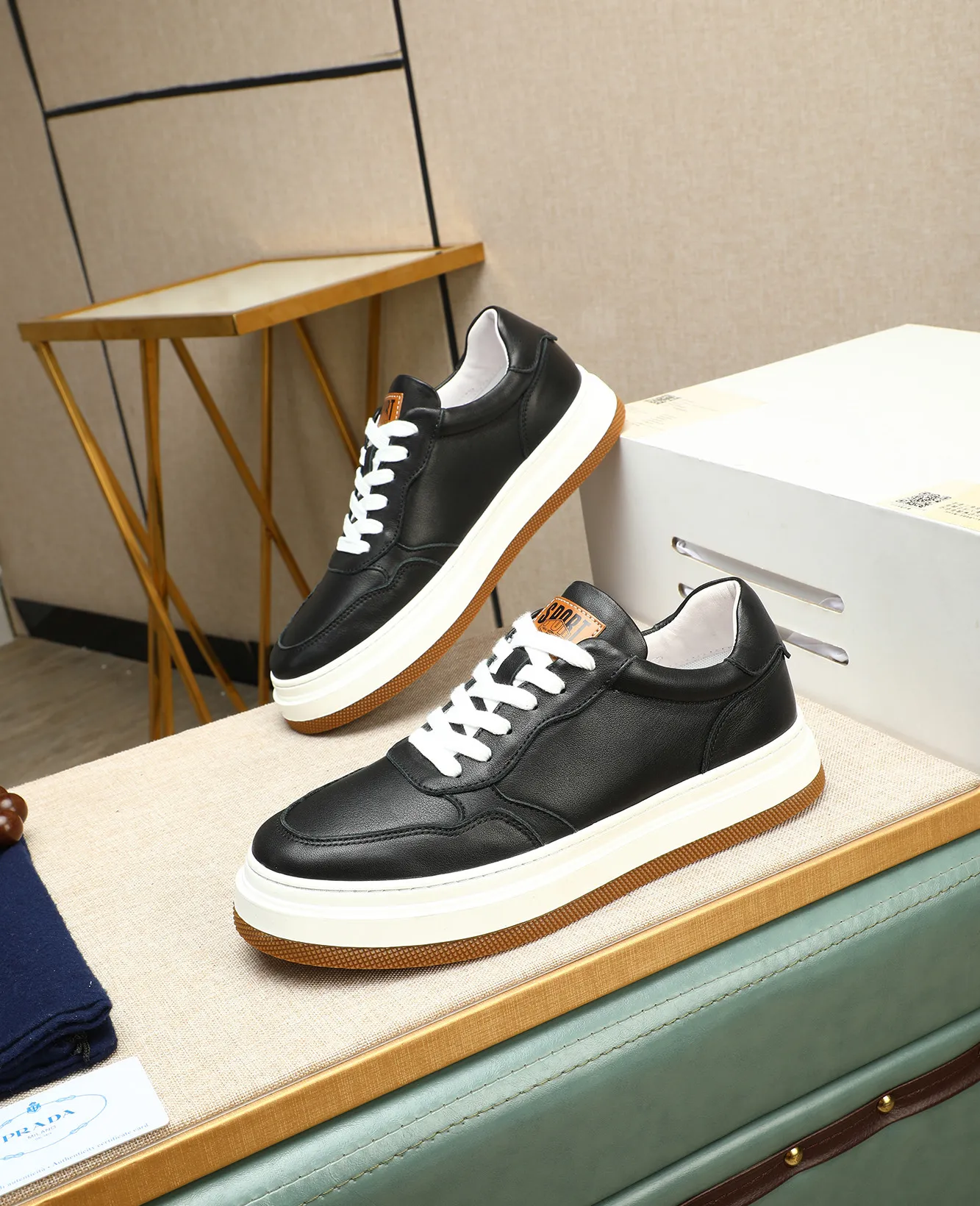 Men's men's shoes 💰440 high-end version. PRADA (Prada) men's casual style, compare the quality at the counter 🧚🏿♂️Imported cowhide fabric 🐎Water-dyed comfortable and soft cowhide lining for feet 🐂Genuine leather outsole with label 🎉 Size 38-44. Can be customized for 45💥🏆